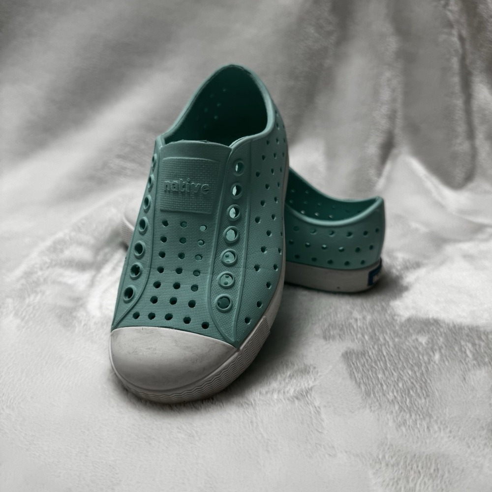 Toddler Native Shoes Size 9 - Pool Blue Color - EXCELLENT Condition!! Slip On - Picture 2 of 5